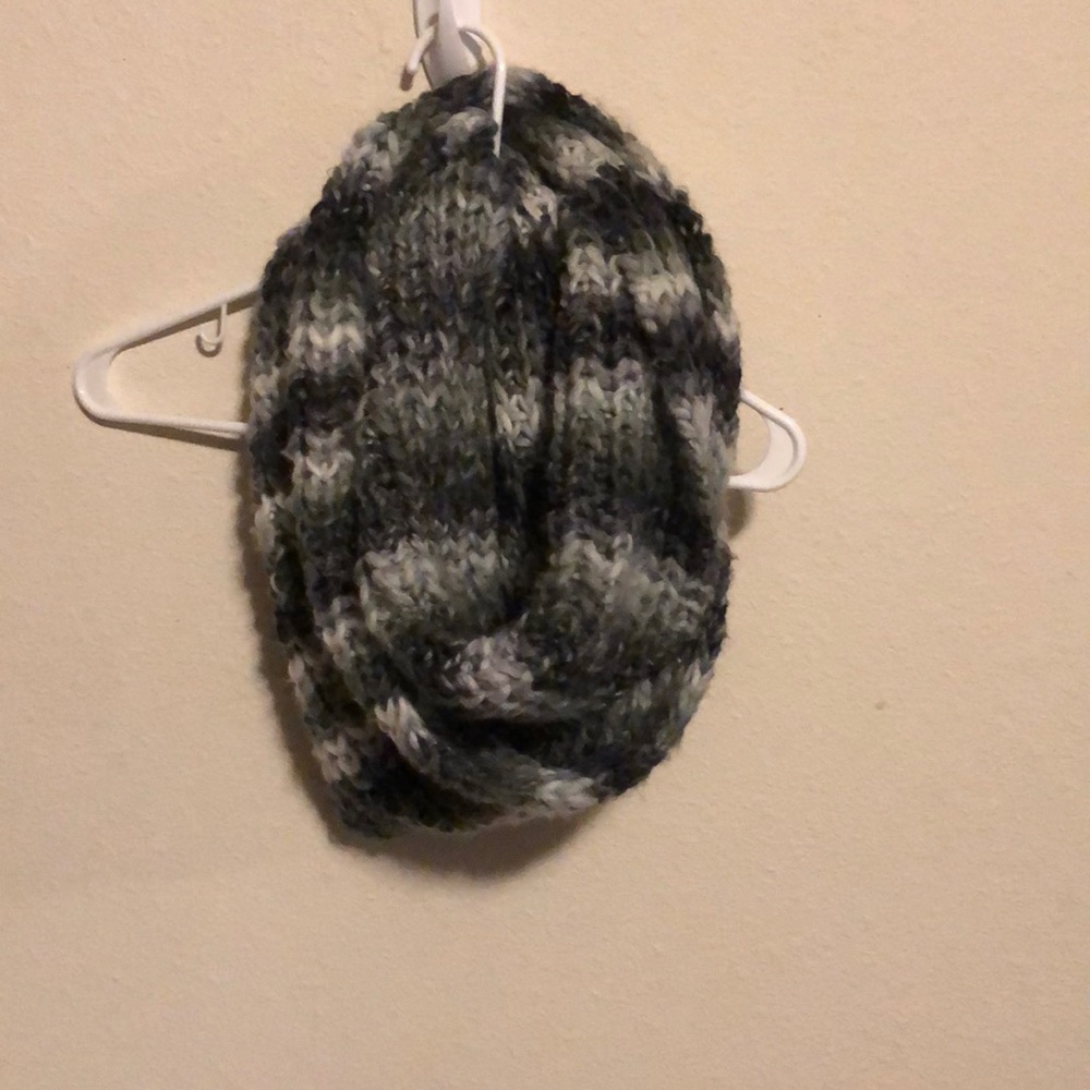 American Eagle Knit Scarf